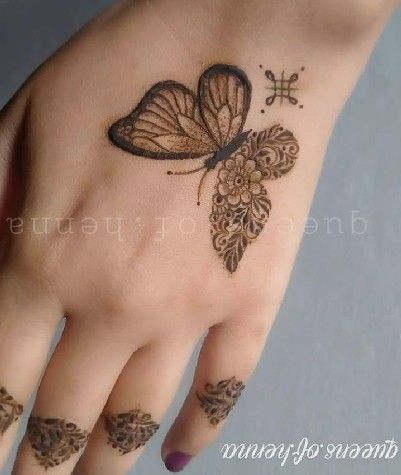 New butterfly designs Inai Pengantin, Front Mehndi Design, Tato Henna, Finger Henna Designs, Henna Tattoo Designs Hand, Latest Henna Designs, Mehndi Designs For Kids, Simple Mehndi Designs Fingers, Very Simple Mehndi Designs