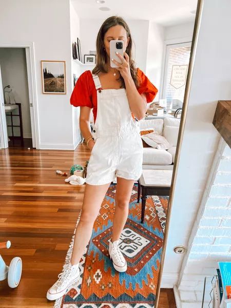 White Overalls Outfit Shorts, Overall Outfits Fall, White Overalls Outfit, Overalls Outfit Short, White Overalls, Outfit Shorts, Overall Outfit, Overalls Outfit, Outfit Styling