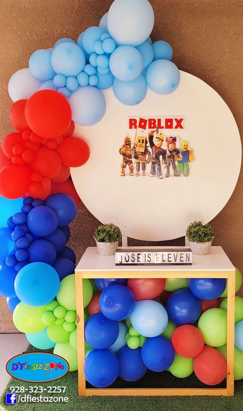 Roblox Birthday Decorations, Roblox Party, Round Backdrop, Mini Table, Mood Songs, Boy Birthday Party, 7th Birthday, Party Table, Party Planning