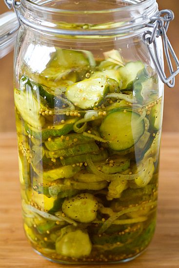 Bread and Butter Pickles. My mouth just watered. Refrigerator Bread And Butter Pickles, Bread And Butter Pickles, Pickled Cucumbers, Butter Pickles, Pickle Recipe, Refrigerator Pickles, Pickle Butter, Pickled Veggies, Pickling Cucumbers