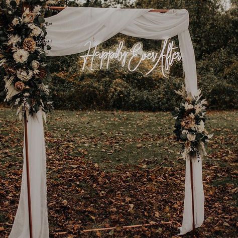 Neon Sign Hanging From Arch, Wedding Photo Backdrop With Neon Sign, Wedding Arch With Led Sign, Arch With Neon Sign Wedding, Wedding Arch With Neon Sign, Metal Wedding Arch Ideas, Wedding Photo Arch, Drunk Wedding, Swedish Wedding