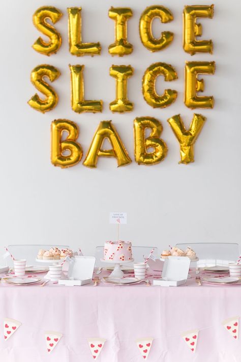 Slice Slice Baby Shower Decor, Pizza Party Ideas, Pizza Party Themes, Pizza Party Decorations, Slice Slice Baby, Pizza Party Birthday, Party Ideas For Adults, Pizza Photo, Gold Letter Balloons