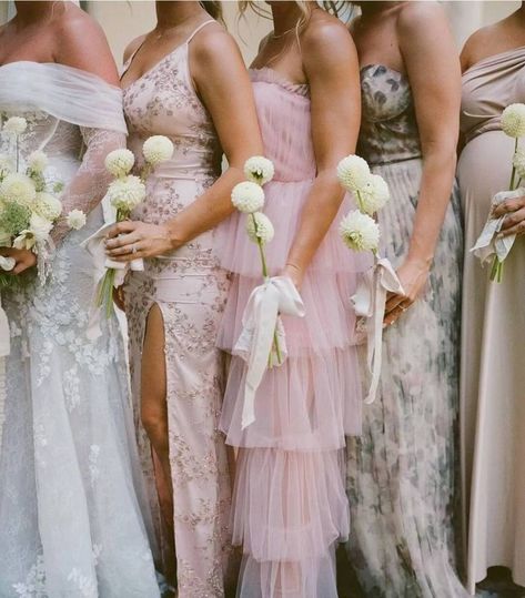 THE TOP WEDDING FLOWER TRENDS FOR 2024 Wedding Flower Trends, Summer Camp Wedding, Vintage Garden Parties, Pink Wedding Dresses, Camp Wedding, Northern California Wedding, Garden Party Wedding, Bridesmaid Flowers, Wedding Weekend