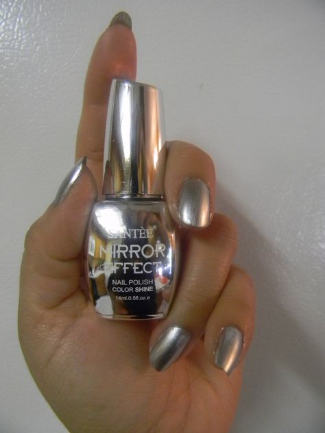 Santee Mirror Effect - Silver Metallic Nail Polish Silver Nail Paint, Silver Nails Polish, Silver Nails Aesthetic, Mirror Effect Nail Polish, Chrome Nails Silver, Mirror Nail Polish, Fingernails Painted, Silver Nail Polish, Chrome Nail Polish