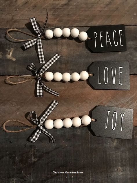 Joululahjat Diy, Jul Diy, Rustic Ideas, Wooden Bead Garland, Diy Christmas Decorations Easy, Wood Bead Garland, Easy Christmas Diy, Beaded Garland, Christmas Deco