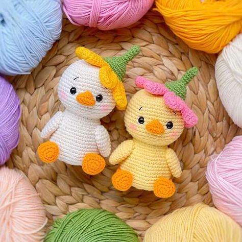 Easter Amigurumi, Crochet Family, Stitch Head, Crocheted Animals, Easter Crochet Patterns, Crochet Birds, Pola Amigurumi, Easter Crochet, Animal Patterns