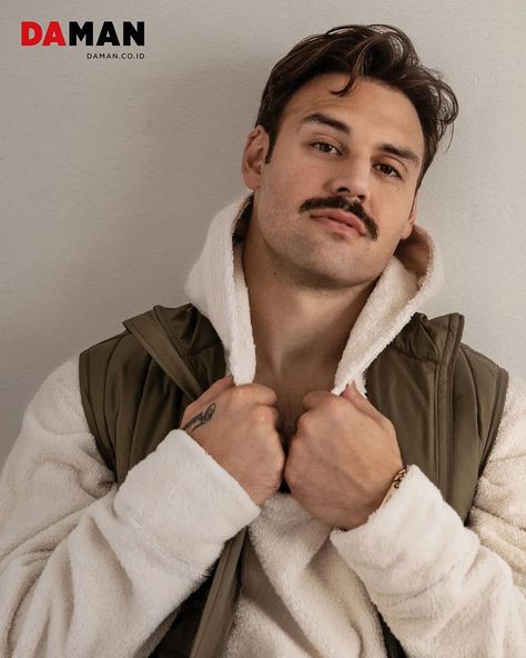 @ryanaguzman for the latest issue of @daman_magazine Such a fun day with a fantastic group of people ♥️ Grooming by me for @swartistsglobal using @jaxonlane Photography by @macparisuk Styling by @kimberlyygoodnight Assisted by @sosamane6 and Jamila Wardi @911onabc #mensgrooming #celebrity #photoshoot #editorial #cover #mensfashion #mensskincare #makeupartist #losangeles Editorial Cover, Fit Actors, Photoshoot Editorial, Man Magazine, Ryan Guzman, Group Of People, Fun Day, Mens Skin Care, Man Crush