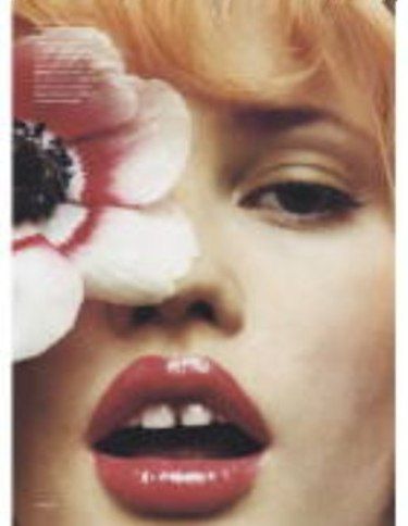 Lara Stone has that perfect body+ quirky gap tooth smile. Supposedly she walks like Lurch on the runway. Teeth Gaps Aesthetic, Gap Tooth, Tooth Gap, Teeth Aesthetic, Teeth Drawing, Pretty Teeth, Lara Stone, Gap Teeth, Perfect Teeth