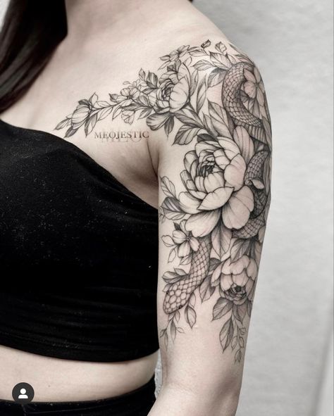 Snake And Flowers Tattoo, Tattoo Fixes, Floral Snake, Floral Tattoo Shoulder, Rose Tattoos For Women, Beautiful Flower Tattoos, Snake Tattoo Design, Flower Tattoo Shoulder, Floral Tattoo Sleeve