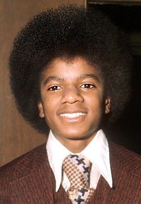 Michael Jackson Young by jecaunica202 Aishwarya Rai Movies, Jermaine Jackson, Jon Jones, Michael Jackson Smile, Bo Jackson, People Of Interest, Jackson Family, Jackson 5, Chronological Order