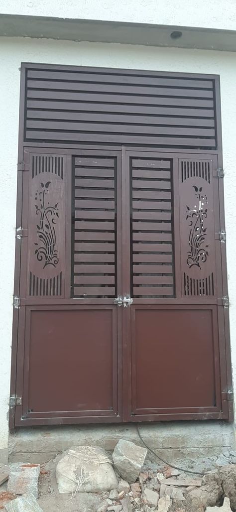 Safety Door Design, Compound Gate, Porch Gate, Colorful Bedroom Design, Cast Iron Gates, Modern Window Grill, Exterior Door Designs, Hanuman Hd, Home Gate Design