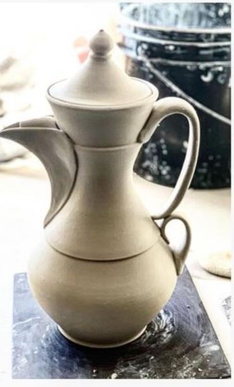 Ceramic Teapot Set, Pottery Jugs, Teapot Ceramic, Coil Pottery, Pottery Projects, Ancient Pottery, Ceramic Artwork, Pottery Teapots, Clay Teapots