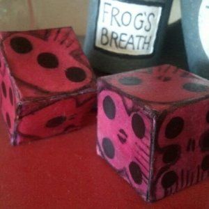 Nightmare Before Christmas: Small Gift Box | Halloween Forum Nightmare Before Christmas Scene, Oogie Boogie Dice, Dice Printable, Diy Nightmare Before Christmas, Halloween Nightmare Before Christmas, Kid Costume, Nightmare Before Christmas Wedding, Nightmare Before Christmas Decorations, October Baby