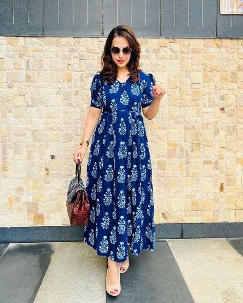 Ikat Dress Maxi, Ajrakh One Piece Dress, Indigo Print Kurtis Design, Ajrakh Frock Designs, Kalamkari Kurta Designs Women, Kalamkari Frocks For Women, Cotton Dress Pattern Indian Summer, Ikat Dress Designs, Cotton Dress Designs Casual