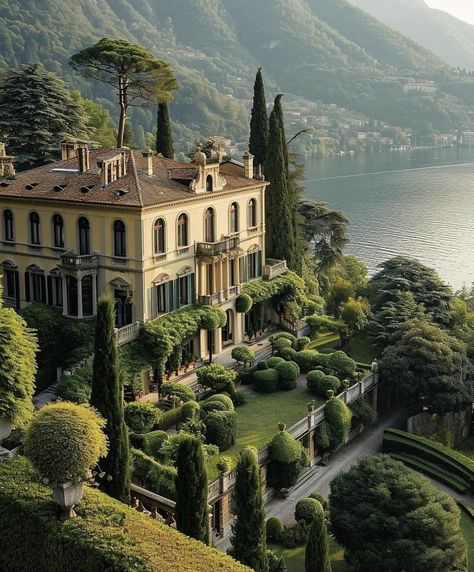 Italian Mansion, Old Money, Mansion, Money, Lifestyle, The World, Water, Instagram