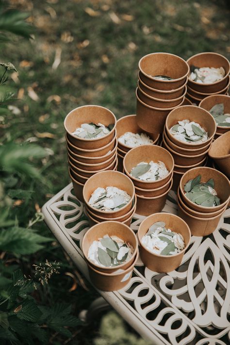 Confetti Cups, Wedding Confetti Holder Ideas, Wedding Confetti Holder, Confetti Bars, Welcome Table, Petal Confetti, Flower Cup, Wedding Cups, Wedding Confetti