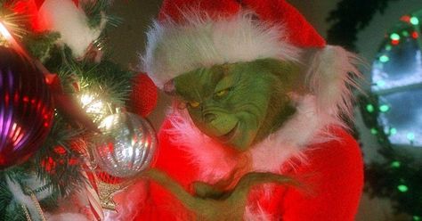 15 Interesting Christmas Movie Fan Theories We Wish Were True Funny Grinch Pictures, Grinch Widget, Grinch Memes, English Presentation, Xmas Stickers, Kids Christmas Movies, Christmas Wallpaper Iphone Cute, Le Grinch, Dr. Seuss