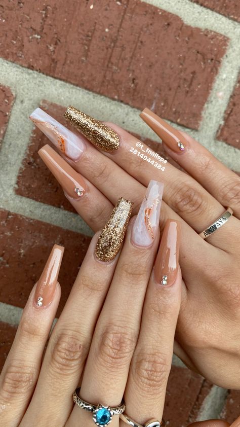 Ballerina Nails Long Fall, Ballerina Nails Long Fall Colors, Golden Acrylic Nails Coffin, Brown And Gold Acrylic Nails Coffin, Shades Of Brown Nails Acrylic Coffin, Burgundy Acrylic Nails, Classy Nail Art Ideas, Acrylic Nail Shapes, Diy Acrylic Nails