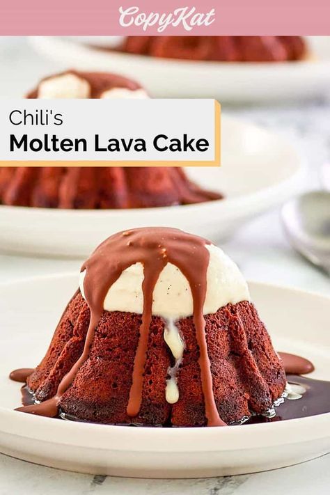 Chili’s Molten Lave Cake is a moist chocolate cake with hot melted chocolate on the inside and topped with ice cream and more chocolate. Get the easy copycat recipe and find out how to make the best chocolate molten lave cake at home. An incredible dessert for any occasion! Chocolate Lave Cake, Molten Lava Cakes Recipe, Molten Lava Cake, Molten Cake, Lava Cake Recipes, Molten Lava Cakes, Molten Chocolate, Molten Lava, Chocolate Lava Cake