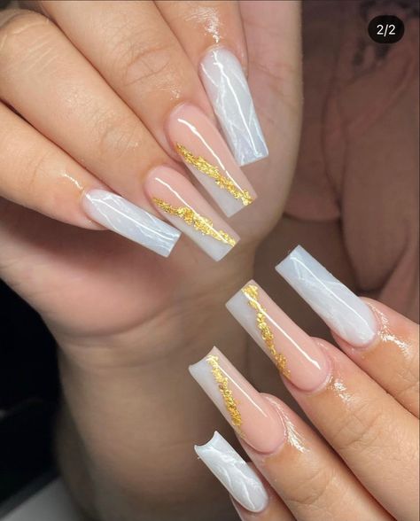 Summer Short Coffin Nails, Summer Nails Short Nails, White Nails Spring, Nail Color Fall, Short Coffin Nails Summer, Anniversary Nails, Short Coffin Nails Designs, Posh Nails, Nail String