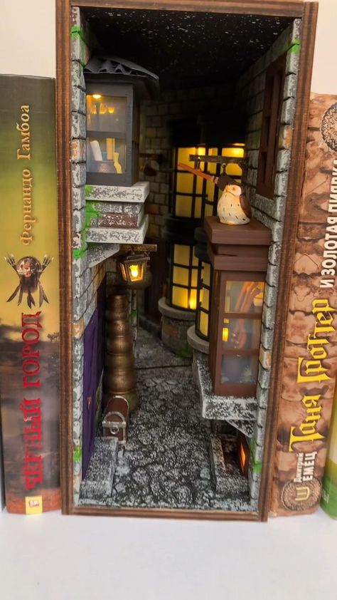 Diagonal Alley, Harry Potter Book Nook, Harry Potter Diagon Alley, Harry Potter Book, Bookshelf Art, Diagon Alley, Fairy Garden Houses, Folding Furniture, Fantasy Lovers