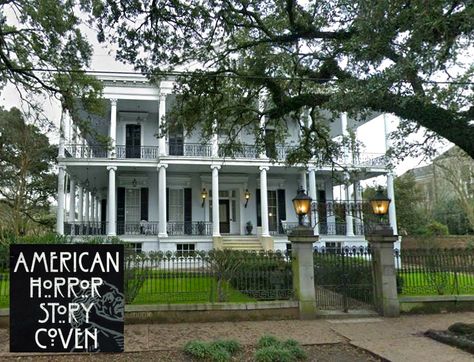 A look inside Buckner Mansion, the historic 1850s New Orleans house used in the FX series "American Horror Story: Coven" as Miss Robichaux's Academy. Coven House, 1850s House, Ahs Coven House Interior, Coven House Ahs, American Horror Story House Interior, New Orleans House, Ahs Coven House, Buckner Mansion, New Orleans American Horror Story