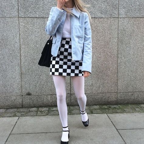 Pinterest//escxpesociety Modern Alice In Wonderland, Joanna Kuchta, Alice In Wonderland Outfit, Wonderland Aesthetic, Alice In Wonderland Aesthetic, Vanellope Von Schweetz, Disney Princess Modern, Modern Disney, Layering Outfits