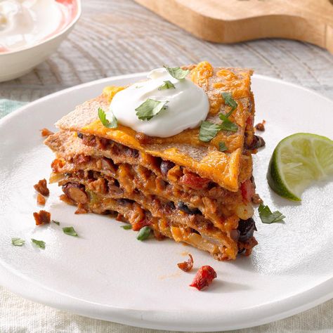 Enchilada Pie Recipe, Tortilla Pie, Enchilada Pie, Green Chile Chicken Enchiladas, Mexican Lasagna, Chicken Enchiladas, Black Bean, Pie Recipe, Weight Watchers Meals