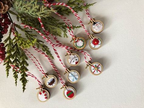 Mini Christmas Embroidery Patterns, Mini Embroidery Patterns Free, Mini Embroidery Patterns, Free Hand Embroidery Patterns, Hoop Ornaments, Hoop Decor, Free Hand Embroidery, Pumpkin Embroidery, Hoop Jewelry