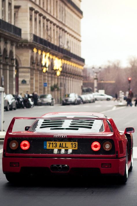 #Ferrari F40 looking great Pagani Huayra, Old School Cars, Ferrari F40, Nissan 370z, Ferrari Car, Lamborghini Gallardo, Italian Cars, European Cars, Koenigsegg