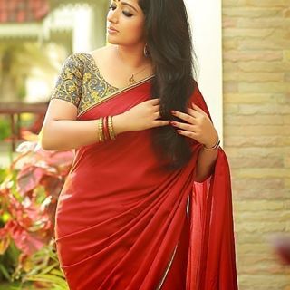 Kavya Madhavan Saree, R Madhavan, Simple Sarees, Saree Photoshoot, Red Saree, Fashion Figures, Film Actress, Stylish Sarees, Saree Dress