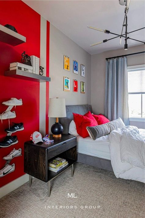 Shared Bedroom Design, Red Boys Bedroom, Boy Room Red, Opulent Decor, Gray Bedroom Ideas, Halloween Costumes Kids, Red Accent Wall, Bedroom Decoration Ideas, Teen Boy Room