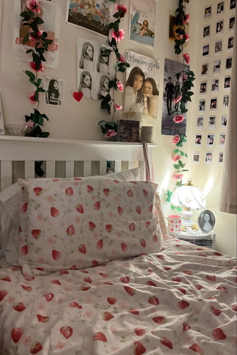 Lana Del Rey Aesthetic, Rey Aesthetic, Girly Room, Room Deco, Cute Bedroom Decor, Cute Room Ideas, Pretty Room, Dreamy Room, Dream Room Inspiration