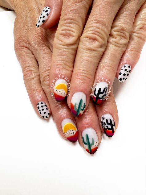 Cactus nails. #PreciousPhan Southwest Nails, Desert Nail Art, Cactus Nail Art, Desert Nails, Spring Nails Inspiration, Cactus Nails, Arizona Nails, Nail Tricks, Rodeo Nails