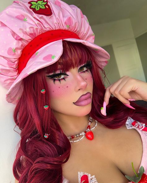 EVY | Strawberry Shortcake 🍓💕 @beautycreations.cosmetics lipliner in wine about it @onesize gworly pop blush @maccosmetics lipstick in snob | Instagram Strawberry Shortcake Halloween, Strawberry Shortcake Halloween Costume, Strawberry Shortcake Costume, Monster Makeup, Cute Halloween Makeup, Custom Makeup, Wine Hair, Pretty Halloween Costumes, Rave Makeup