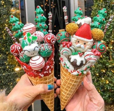 Cake Pop Receita, Christmas Oreos, Cake Pop Bouquet, Santa Cake, Lemon Cookies Recipes, Tiramisu Dessert, Christmas Cake Pops, Easy Cupcake Recipes, Cake Recipes Easy Homemade