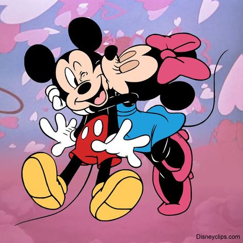 Minnie Kissing Mickey, Mickey And Minnie Kissing, Mickey Mouse Decorations, Valentines Day Drawing, Minnie Mouse Images, Mouse Photos, Mickey Mouse Pictures, Catholic Pictures, Wallpaper Iphone Disney Princess