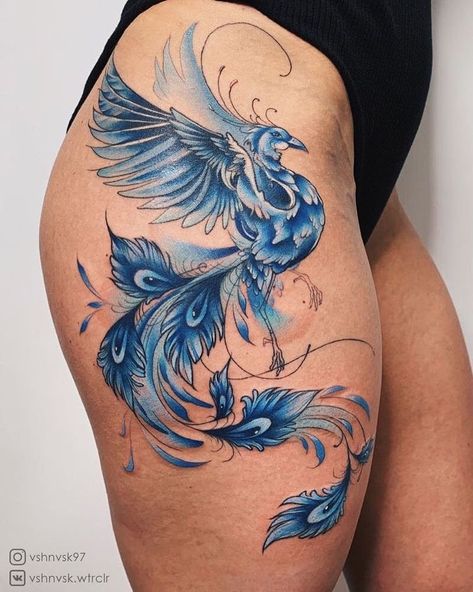 Zihee Tattoo, Phoenix Tattoo Feminine, Phoenix Bird Tattoos, Side Thigh Tattoos, Vogel Tattoo, Hip Thigh Tattoos, Phoenix Tattoo Design, Hip Tattoos Women, Inspiration Tattoos