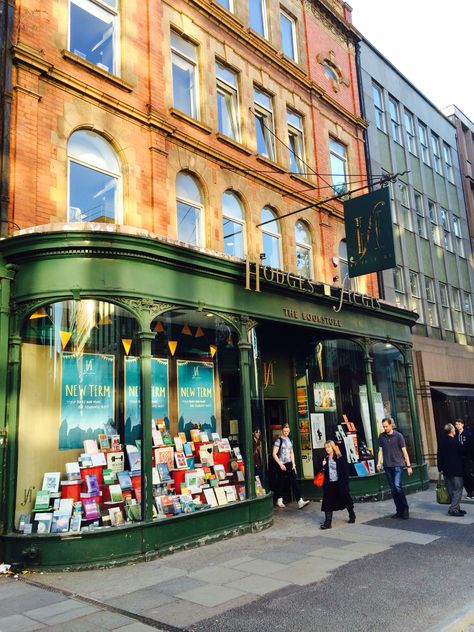 Hodges Figgis Bookstore is awesome! Dublin, Ireland Hodges Figgis, Dublin Library, Dublin Neighborhoods, Dublin Bookstore, Library Of Trinity College Dublin, Dublin Ireland Pubs, Ireland Aesthetic, Irish Spring, Southern Ireland