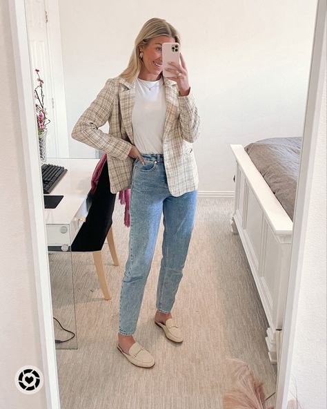 Jeans Mules Outfit, Work Mules Outfit, Outfit Ideas With Mules Flats, Mule Flats Outfit Work, Business Casual With Mules, Loafers Mules For Women Outfit, White Loafers Outfit Fall, Fall Outfits Mules, Styling Mules Outfit Shoes