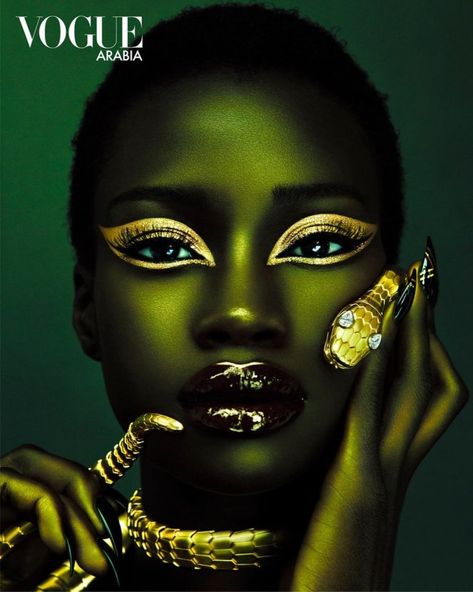 Sci Fi Makeup, Futuristic Makeup, Vogue Arabia, Filter Photo, Retro Pin Up, Vogue Beauty, Beautiful Photoshoot, Beauty Inspo, Ad Campaigns