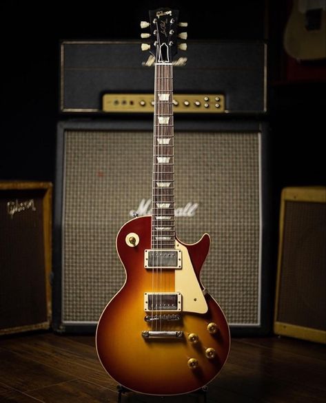 Vintage Les Paul, Guitar Photos, Les Paul Guitars, Gibson Guitar, Cool Electric Guitars, Gibson Guitars, Guitar Gear, Song Play, Les Paul Standard