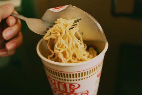 Nissin cup noodles Indrid Cold, Nissin Cup Noodles, Yoosung Kim, Cup Noodles, Chandler Bing, Intj, Vintage Recipes, Vitamin D, Coconut Flakes