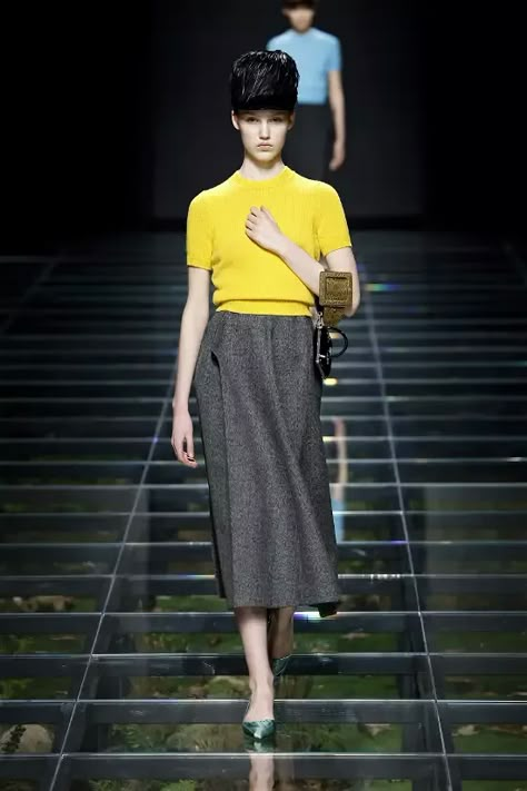 Prada Fall Winter 2024/2025, Fashion Runway 2024, Prada Fw24, Trends Ss24, Prada Ready To Wear, Prada Fashion Show, Milan Style, Ladylike Outfits, Runway Ready To Wear