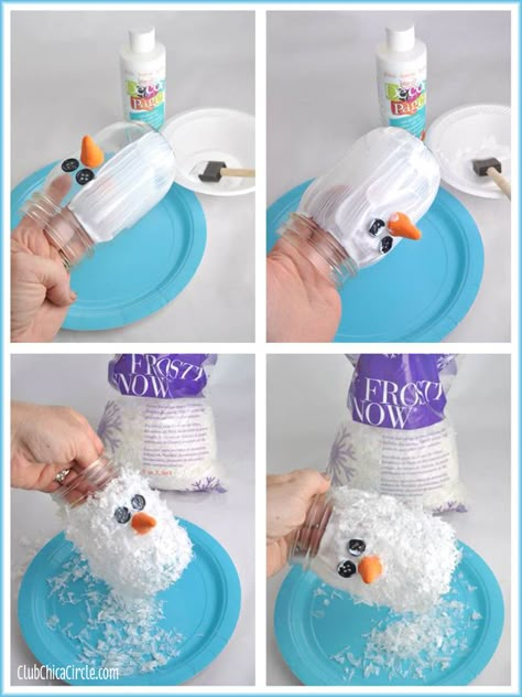 Snowman Mason Jar Luminary Ornament | Club Chica Circle - where crafty is contagious Snowman Mason Jar, Mason Jar Christmas Crafts, Mason Jar Luminaries, Food Jars, Baby Food Jars, Mason Jar Ideas, Christmas Mason Jars, Christmas Jars, Navidad Diy