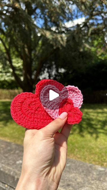 KENIKSE CROCHET on Instagram: "Crochet heart tutorial ♥️   #crochet #crochetersofinstagram #crocheting #crochetheart #crochettutorial #crocheter #crochetlove #crochetaddict" How To Make A Heart Crochet, How To Crochet A Heart, Crochet Heart Tutorial, Heart Tutorial, Tutorial Crochet, Crochet Heart, Big Heart, Baby Blanket Crochet, Baby Blankets