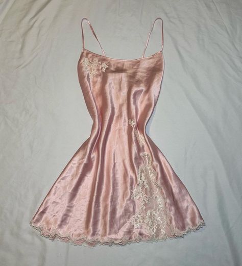 Berryapple.closet on Instagram: “Victoria’s Secret Madison beer famous slip dress💕🌸 Size large and medium, some snags are present (try on was for large) Please check all p…” Victorias Secret Sleepwear, Slip Dress Victorias Secret, Victoria’s Secret Slip Dress, Vs Slip Dress, Victoria Secret Nightwear, Victoria's Secret Sleepwear, Pijama Victoria Secrets, Victoria Secret Lenceria, Cute Lingerie Dress