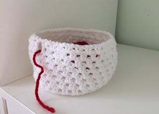 This easy and simple crochet pattern creates a yarn bowl or basket for you to keep better control of your yarn as you knit or crochet. It would be an ideal gift for a crafty friend and is also great if you crochet or knit yourself as you can make it with scraps of yarn to keep yarn from touching the floor. It can be made in an hour or so, using double knitting yarn. Plant Cozies, Yarn Bowls Diy, Crochet Yarn Bowl, Crochet Essentials, Crochet Bowls, Crochet Yarn Holder, Simple Crochet Pattern, Basket Holder, Crochet Bowl