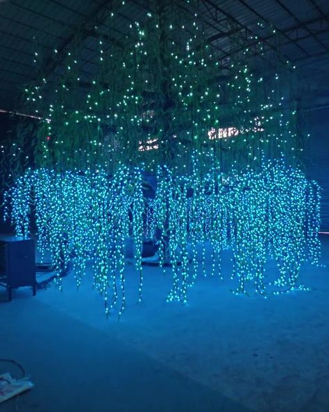 RGB LED willow tree light, 6 meters high #ledlight #ledlights #ledlighting #LED #led Cascade Lights, Tree Stem, Weeping Willow Tree, Led Colors, Led Decorative Lights, Ginkgo Tree, Led Garden Lights, Led Tree, Tree Light