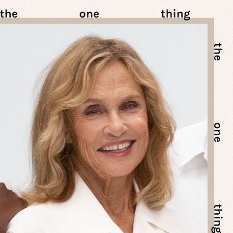 Lauren Hutton on Age Positivity and the Sold-Out Lipstick She Keeps in Her Bag Lauren Hutton Hair, Lauren Hutton 70s, Age Positivity, Laura Hutton, Lauren Hutton Style, Female Heroes, Wellness Practices, Anti Aging Secrets, Lauren Hutton